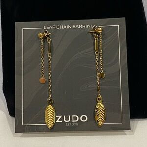 Zudo - Gold Leaf Chain Earrings
